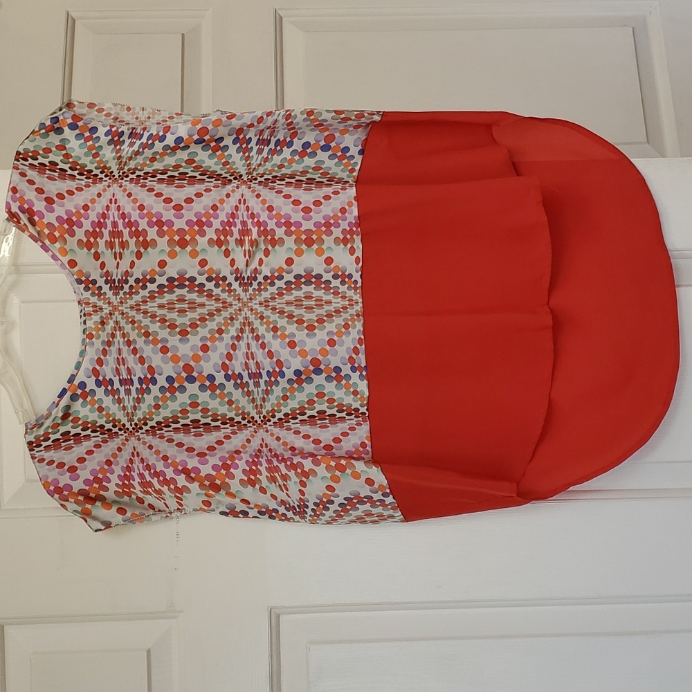 Sleeveless blouse.